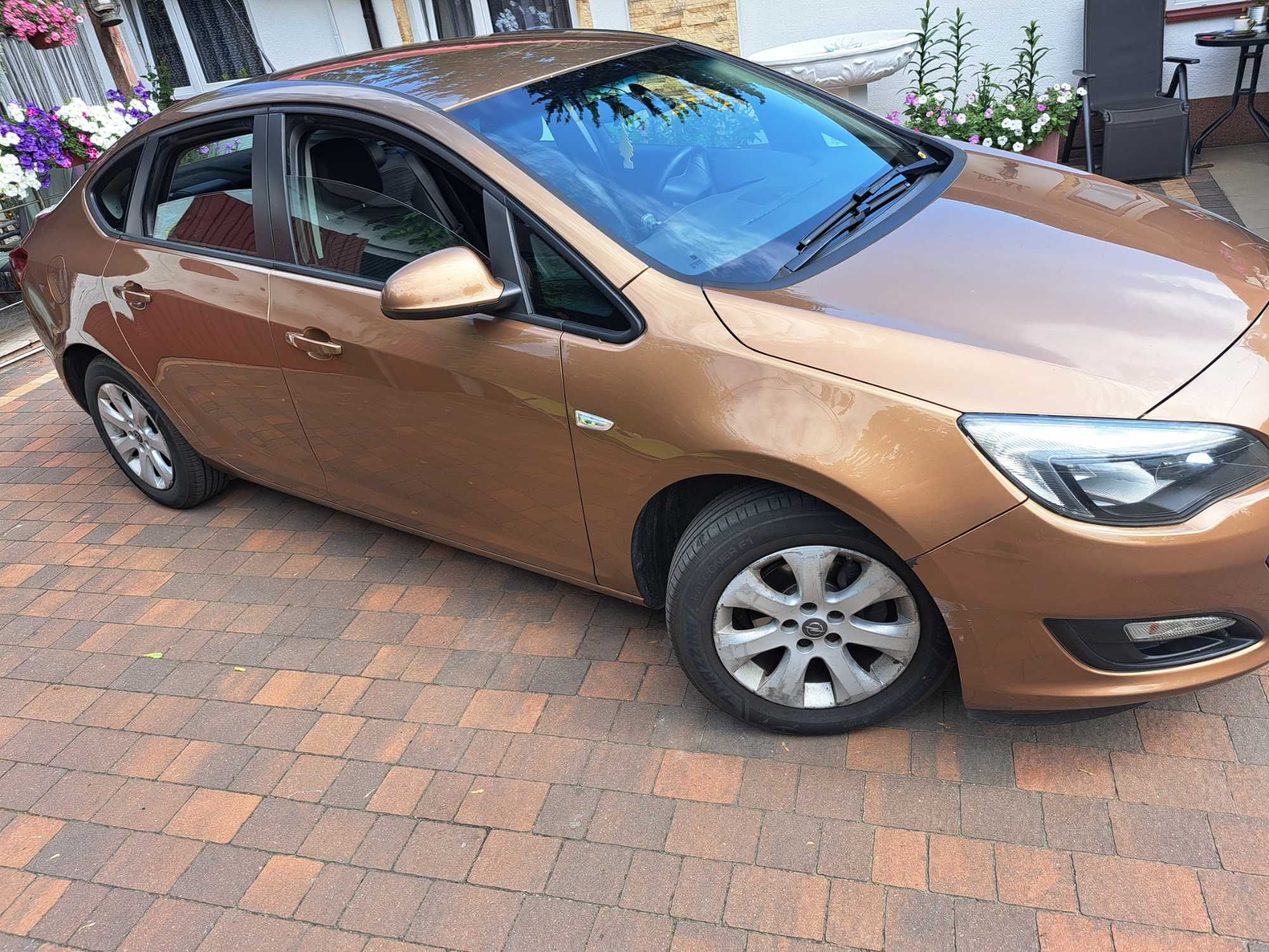 Sprzedam opel astra 2016