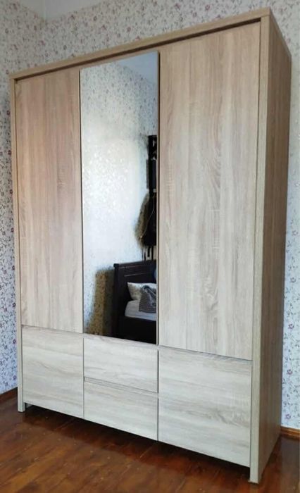 Комоди покриття глянцеве