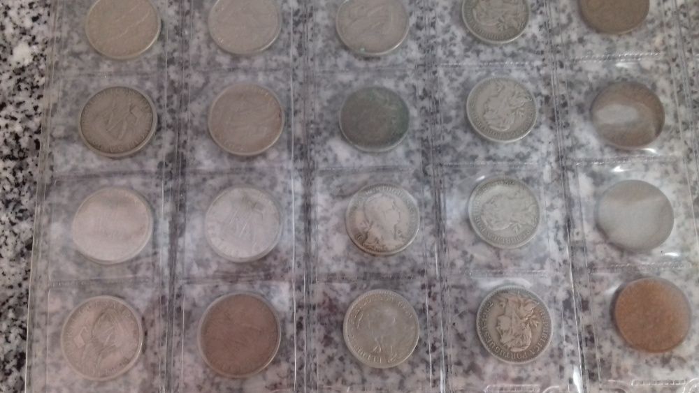 Moedas em escudos