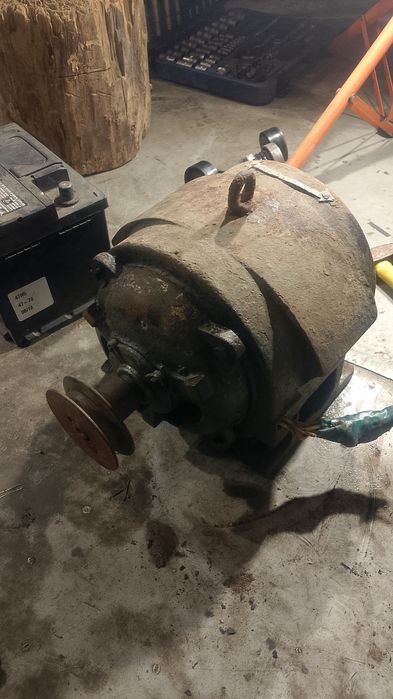 Продам електродвигун