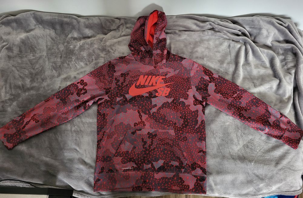 Młodzieżowa bluza nike therma fit