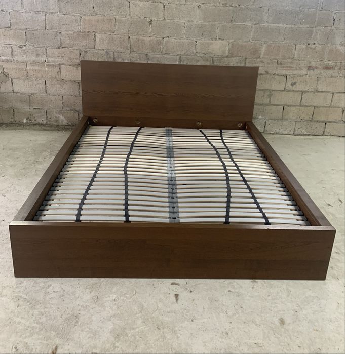 Łóżko Ikea Malm z materacem 180 x 200 cm