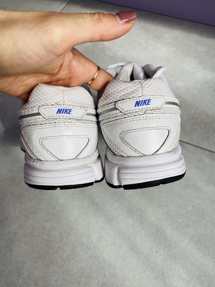 Кроссовки Nike  Dart 9 женские 37 размер оригинал