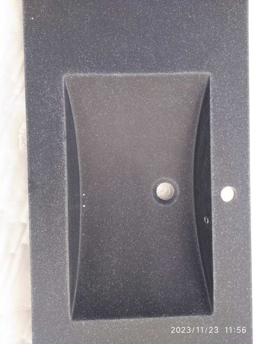 Умивальник великого розміру у ванну кімнату