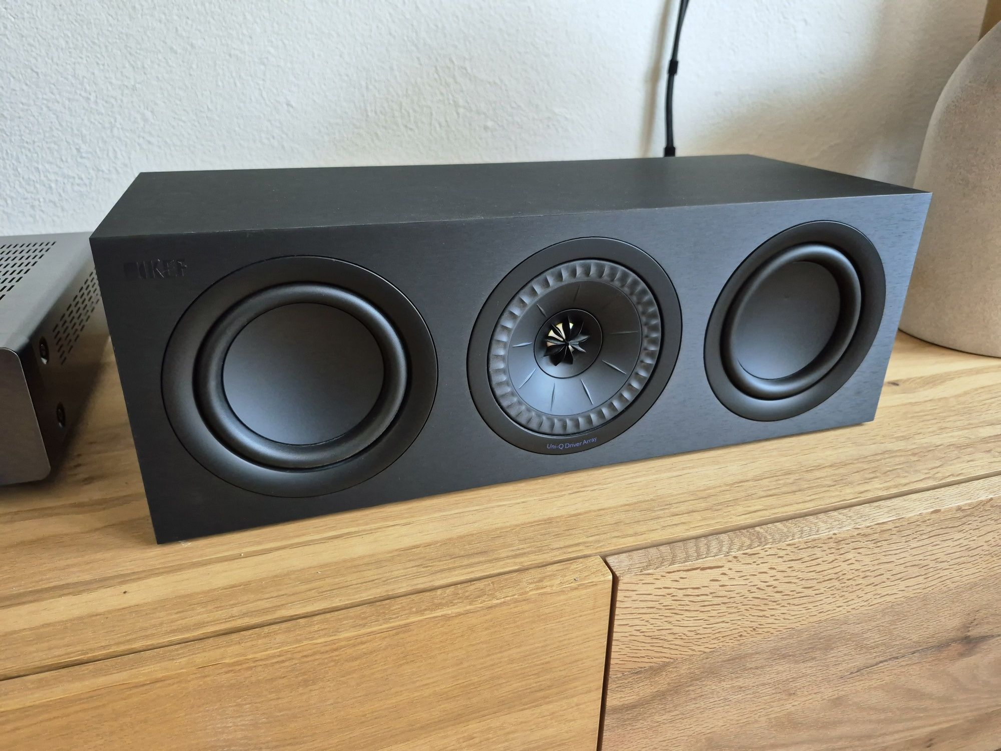 Kolumna głośnik centralny KEF Q250C