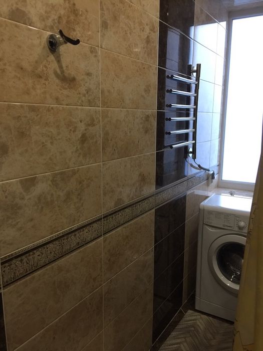 Подобова оренда квартири.. Двухкомнатная. 95 квартал, Центр, Ашан