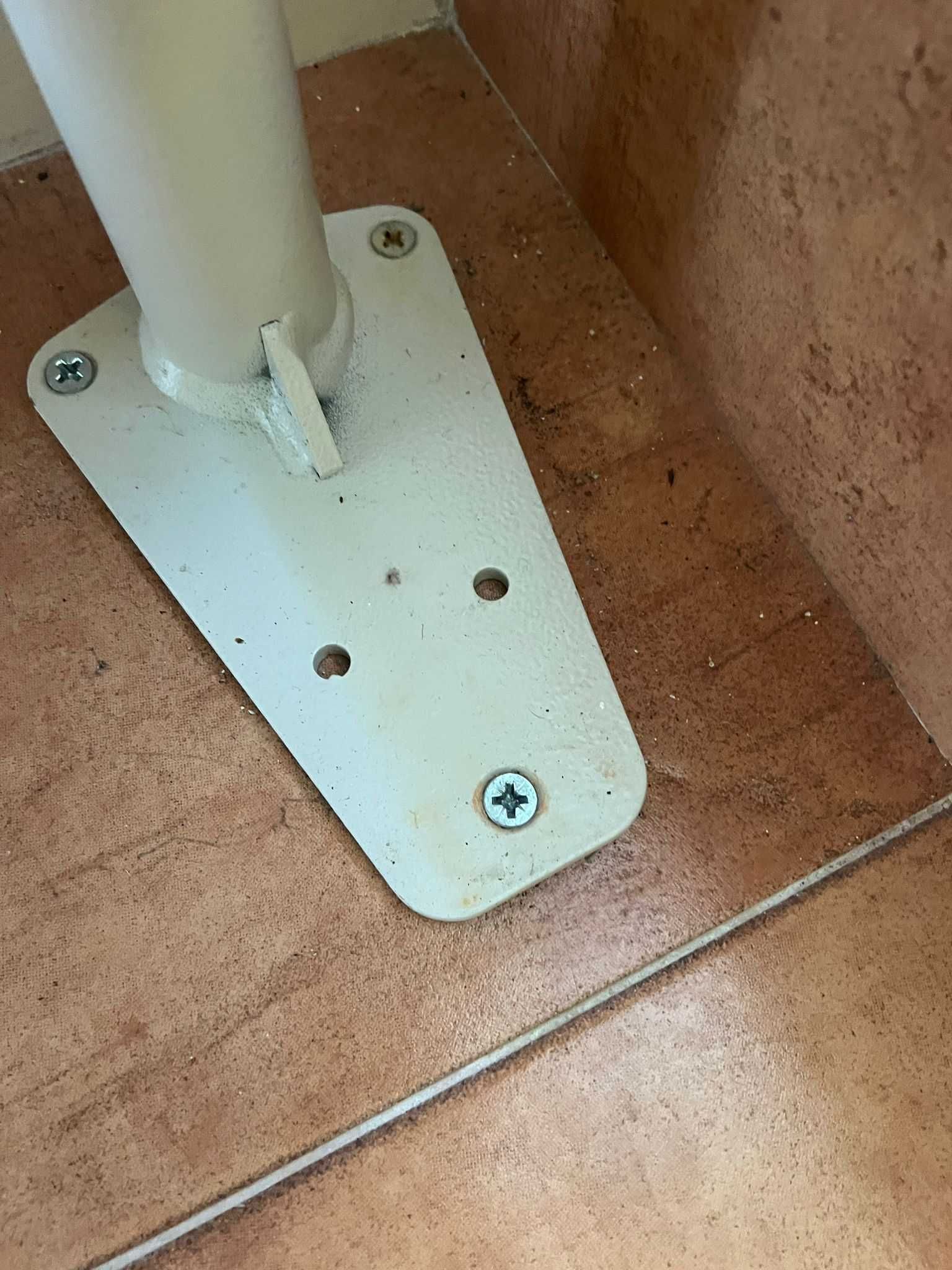 Cadeira de apoio elevatoria do R/C para o 1º andar