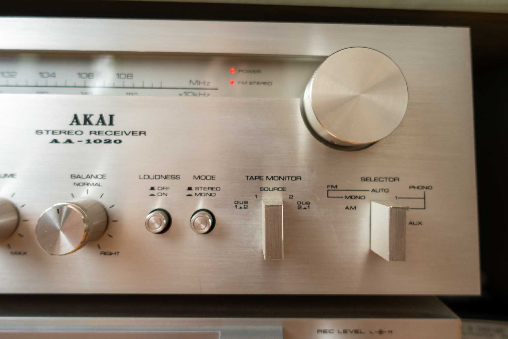 Sprzedam lub wymienię Akai AA-1020 na gramofon Akai