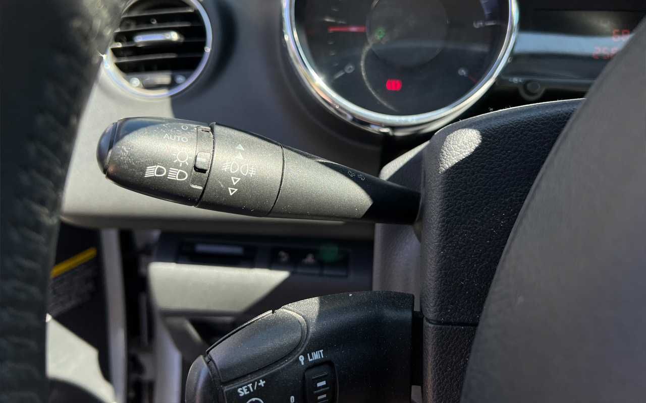 Peugeot 5008 2012