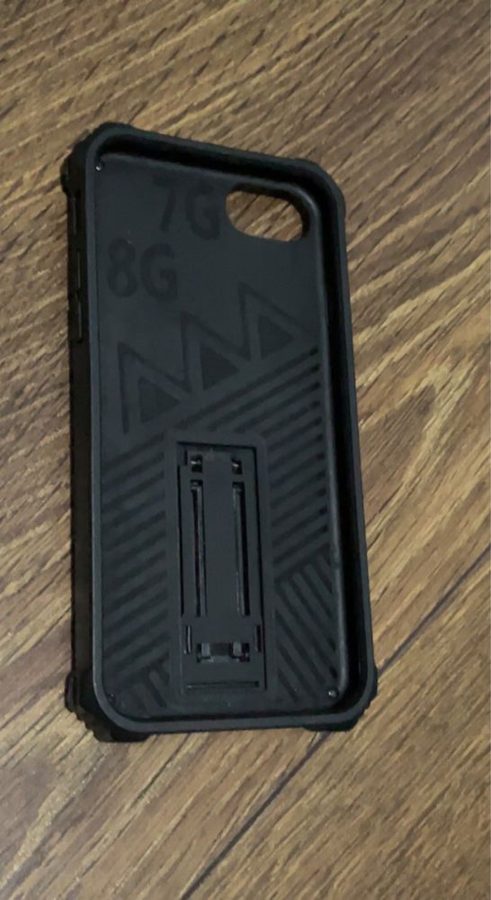 Etui iphone 7/8 mało używane