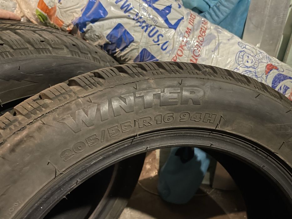 Зимові шини б/у 2 штуки