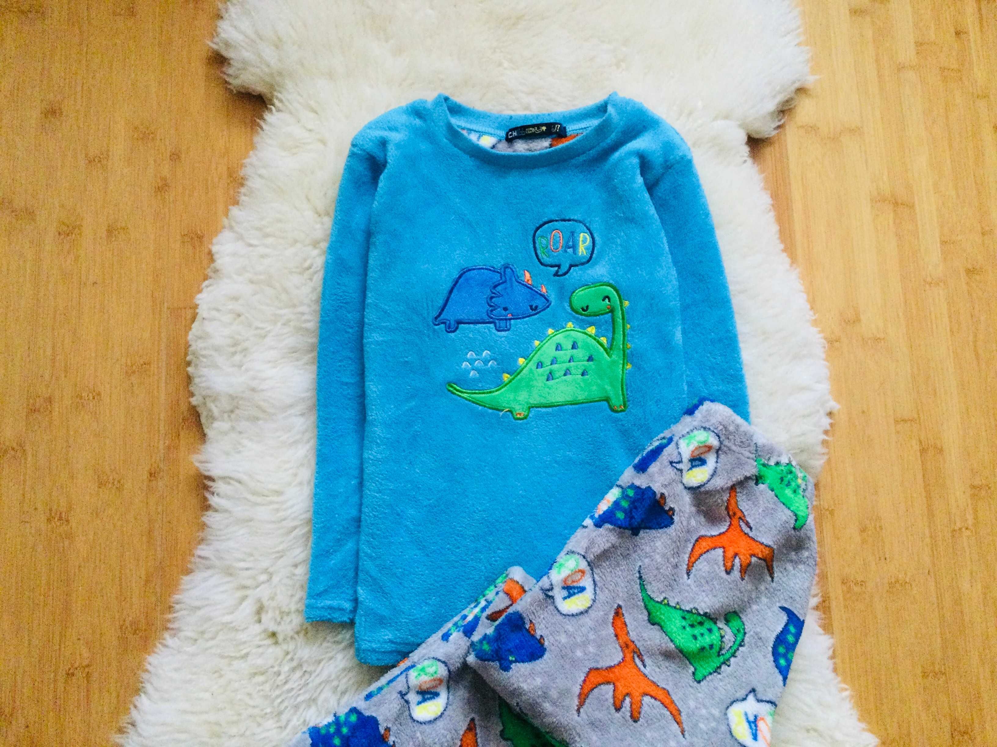 6-7 років, пухнаста флісова піжама з різнокольоровими Динозаврами.