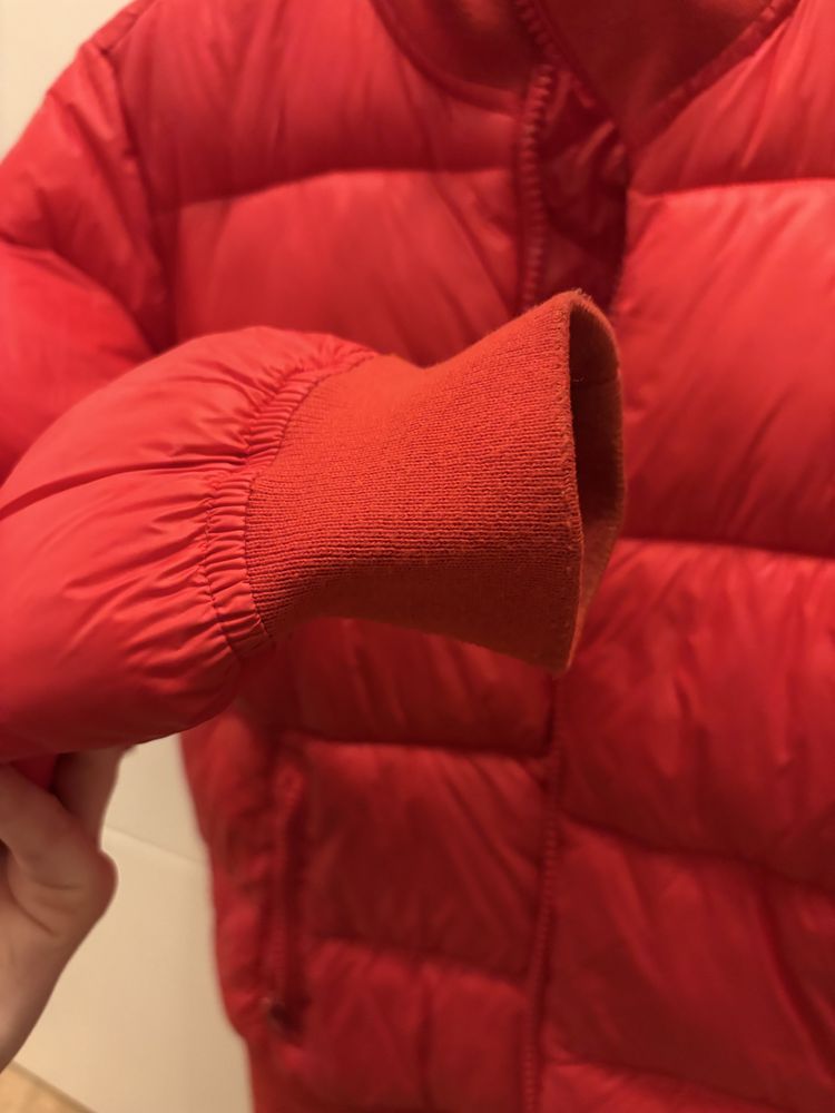 Kurtka puchowa - Puffer Bomber - GAP - czerwona kurtka zimowa