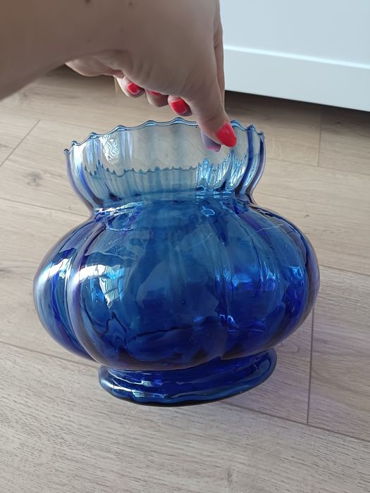 Wazon niebieski niebieskie szkło