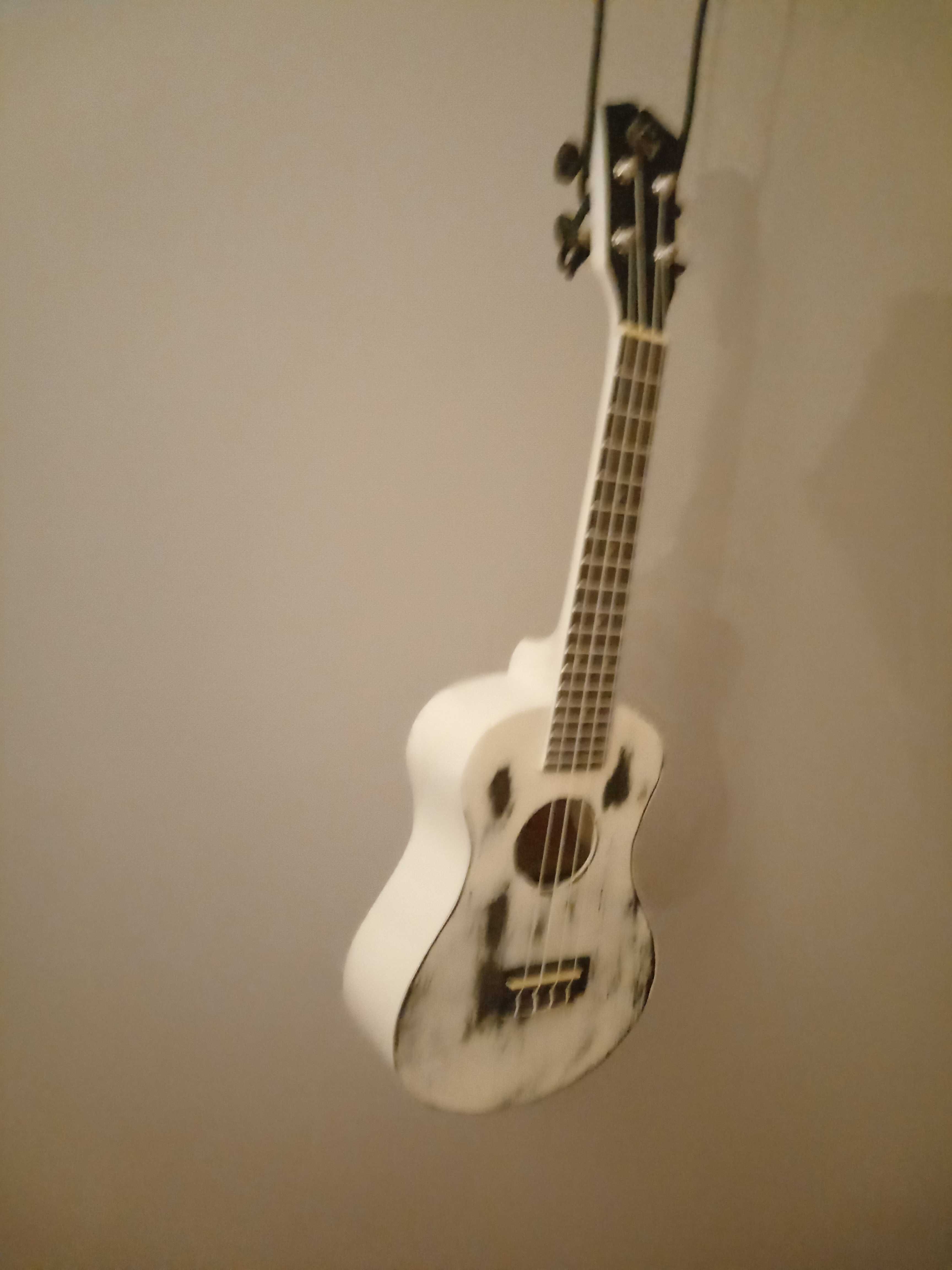 Ukulele Kg biały