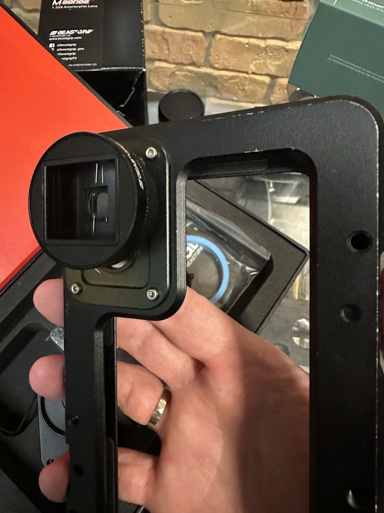 Чохол iphone x pro max beastgrip anamorphic lens moondog