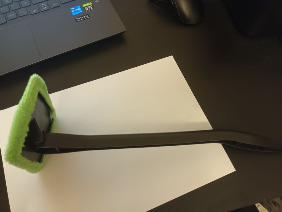 Gabka do mycia przedniej szyby samochodu