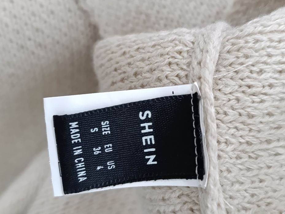 Пончо з горловиною, накидка