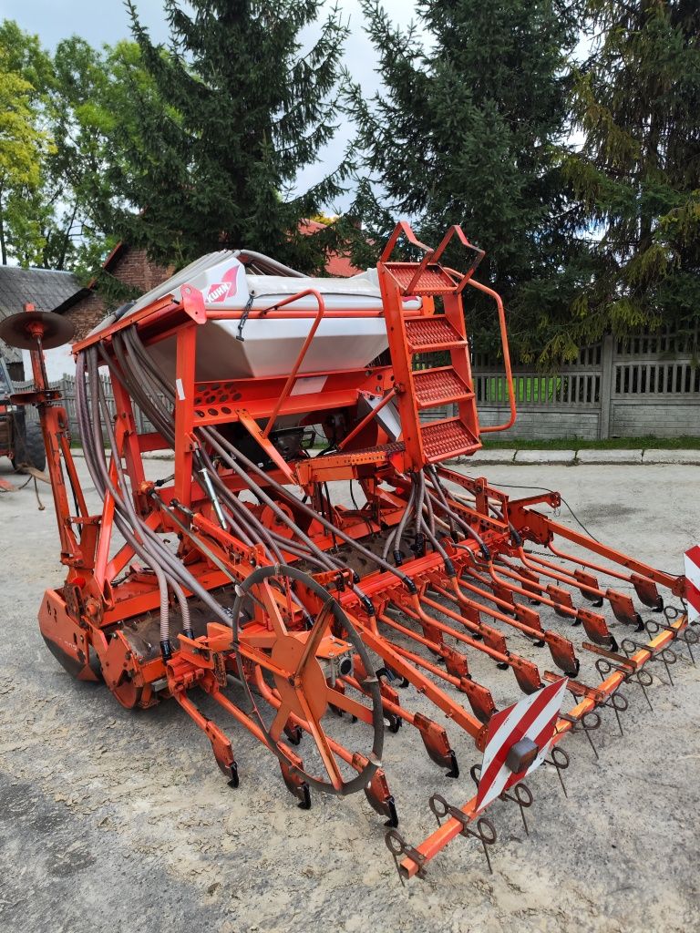 Agregat uprawowo-siewny Integra pneumatyczny 3M kuhn hrb 302