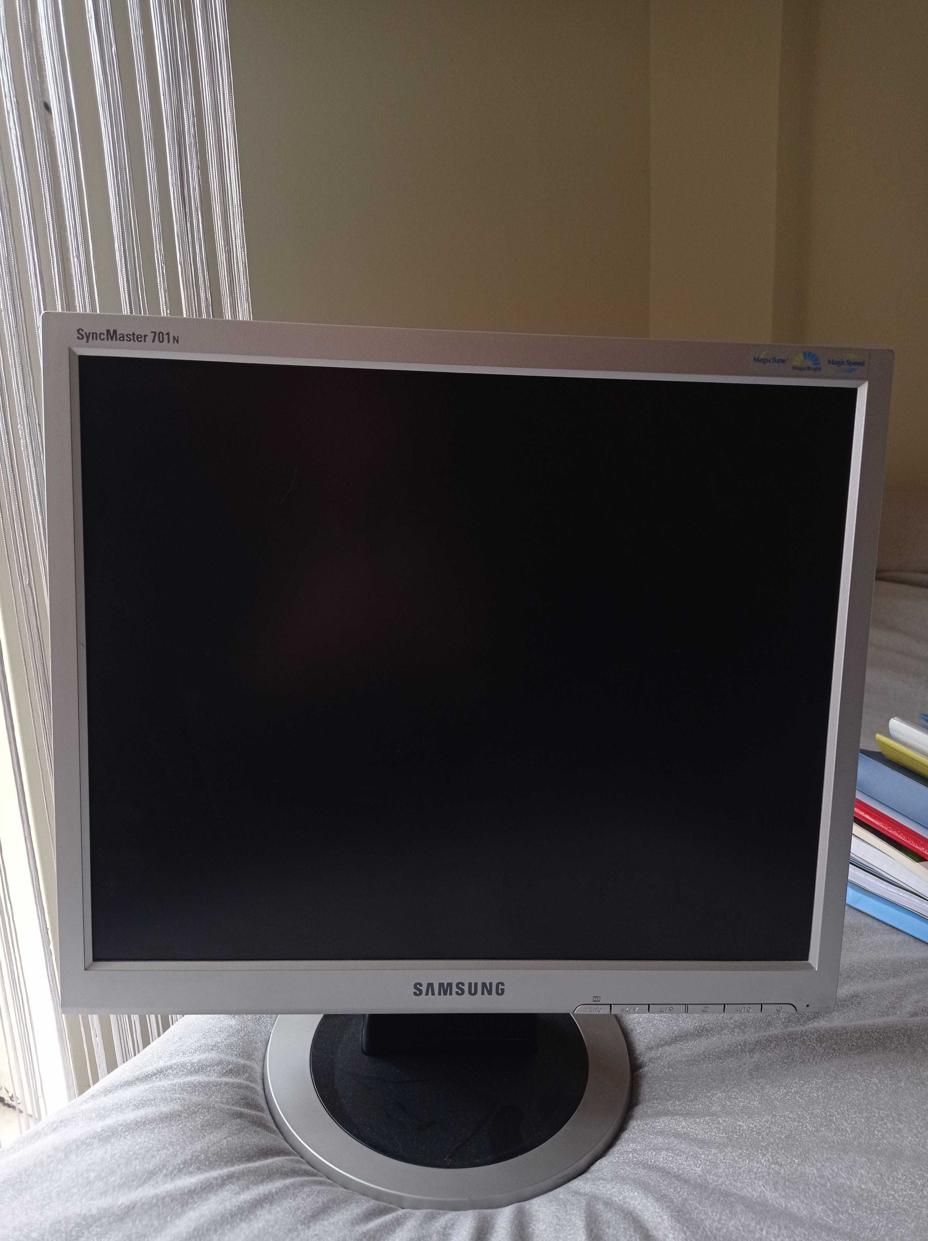 Monitor Samsung 17'' SyncMaster 701N