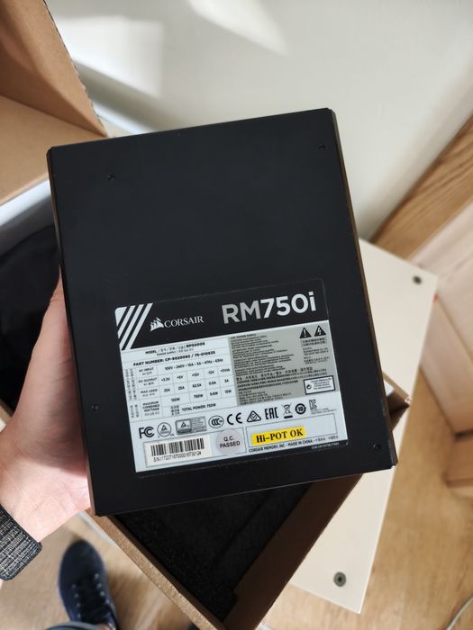 Corsair RM750i - Fonte de alimentação 750W
