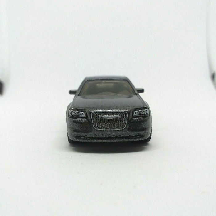 Chrysler 300 cinzento 2015 Mbx Road Trip Series 1/64 Diecast