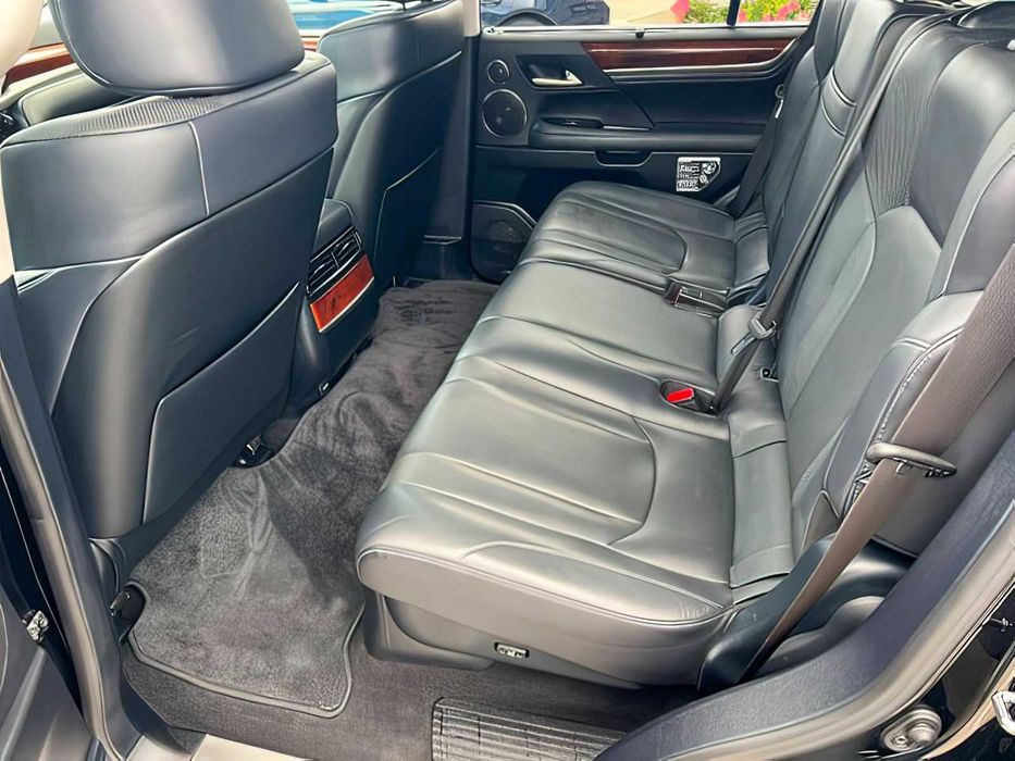 Lexus LX 570      2019