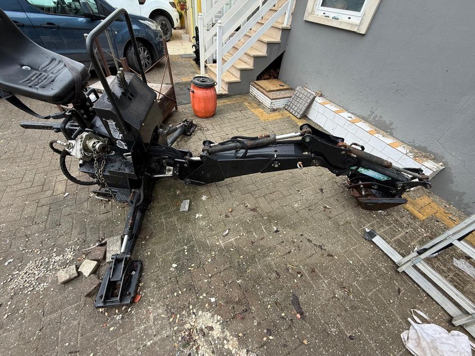 retro escavadora de trator