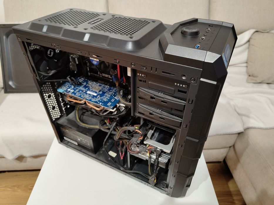 Komputer Stacjonarny używany i7 4770k Radeon 7870 2x8GB RAM 1240GB