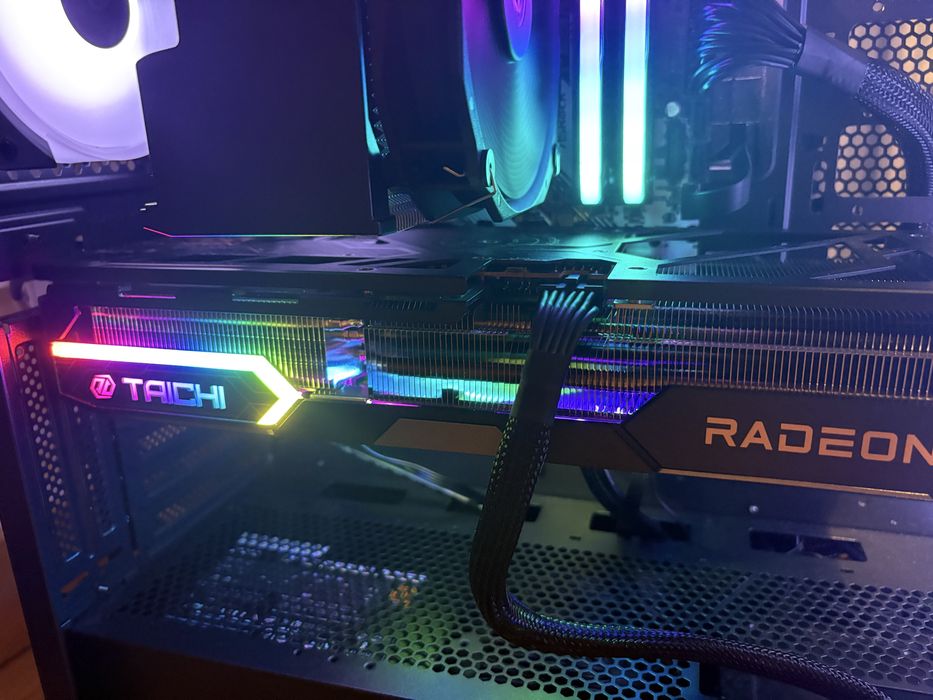 AsRock AMD RX 9070 XT Taichi OC 16GB