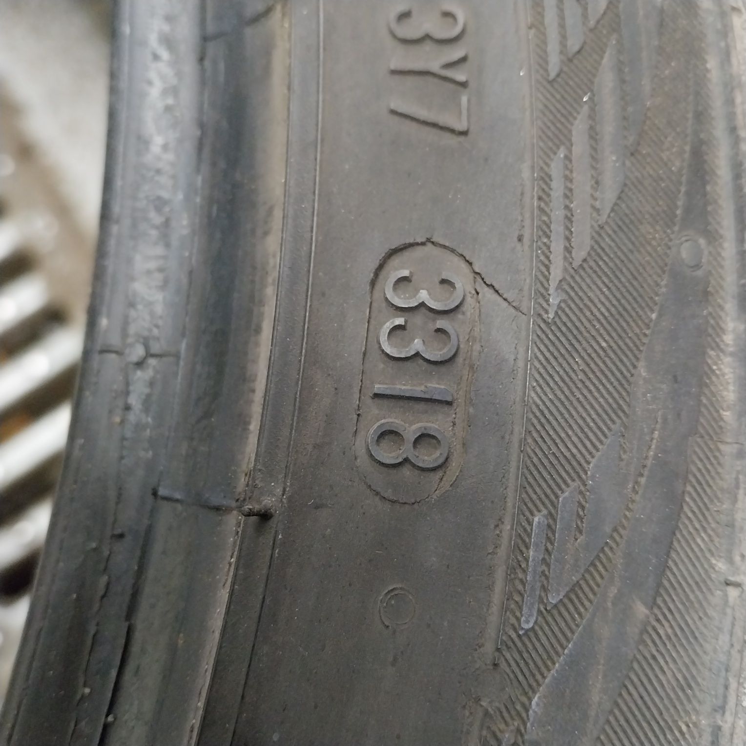 Opona Letnia CONTINENTAL 235/40R19 92H