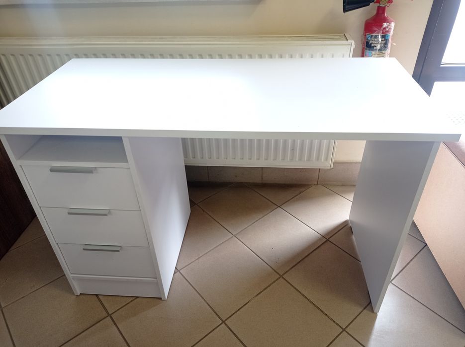 Стіл письмовий з шухлядами