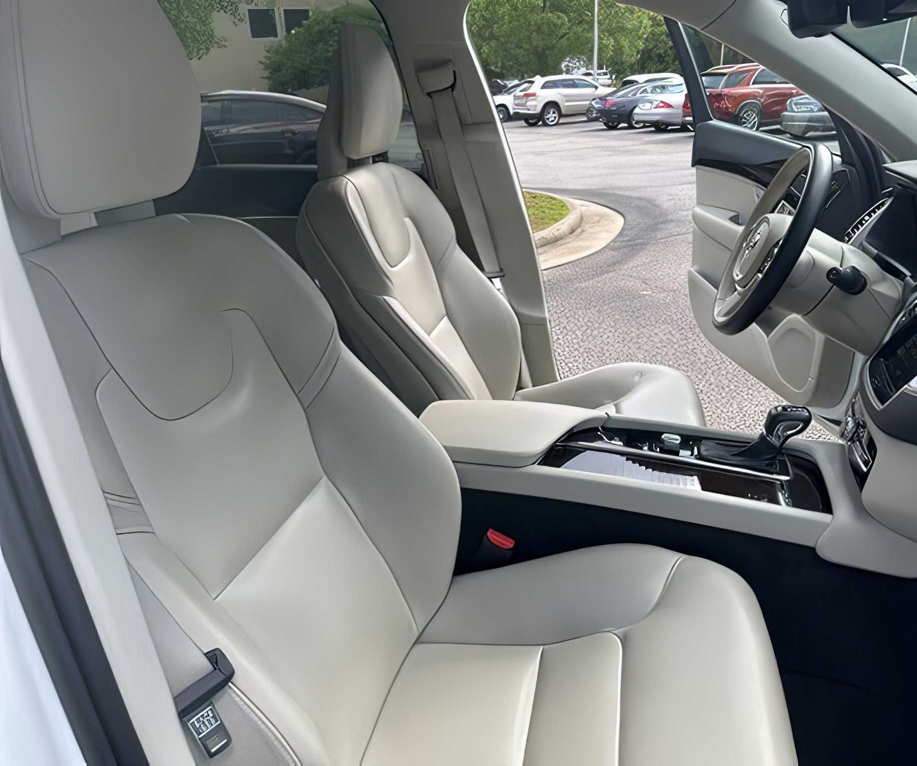 2018 Volvo XC90 T6