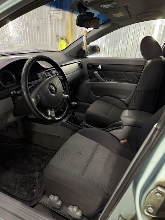 Chevrolet Lacetti 1.8 с газом Максимальная комплектация