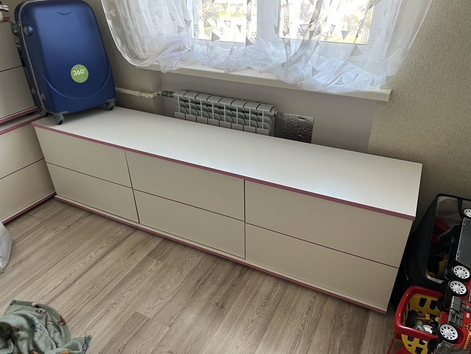 Меблі / тумбочки