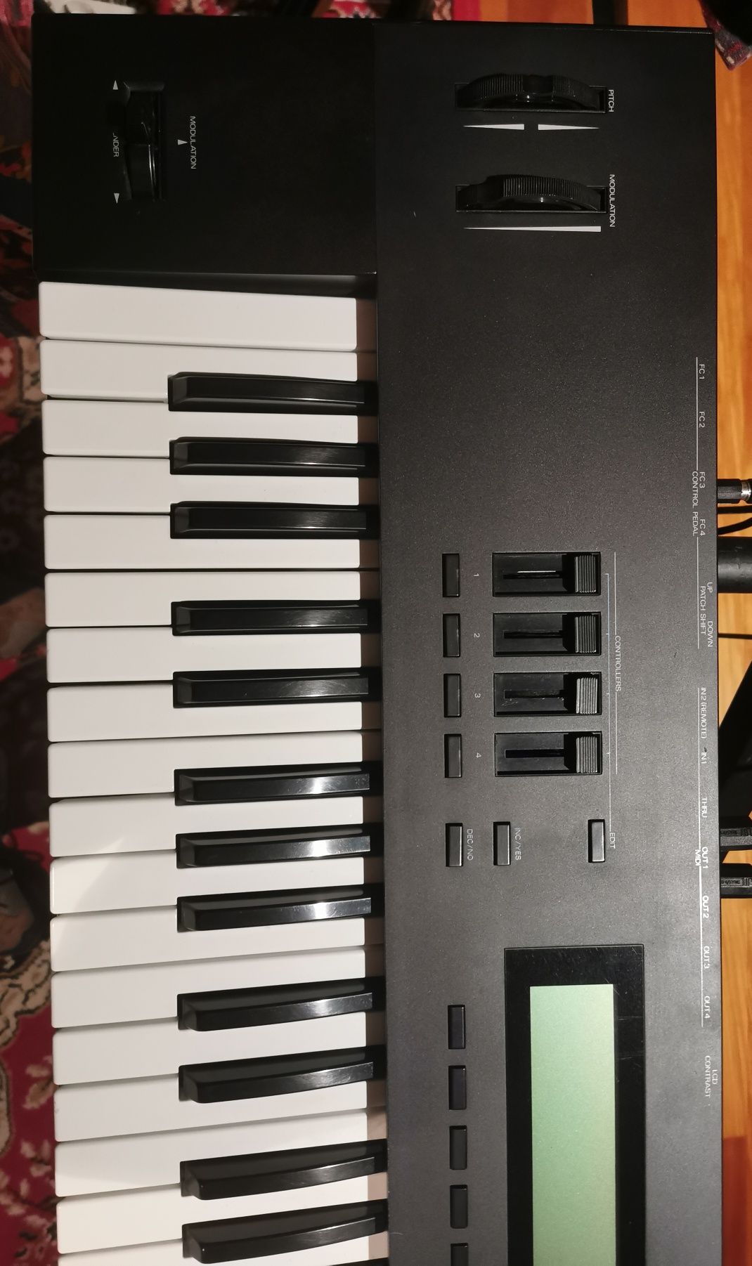 Roland A-50 Midi Controlador