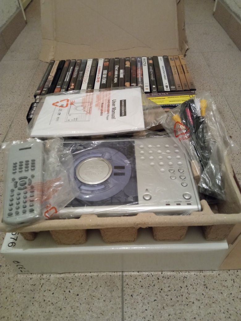 Leitor DVD LG-5988 + 34 Filmes DVD