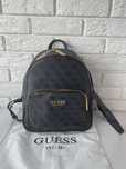 Продам рюкзак Guess