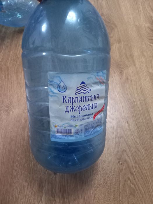 Пластиковые бутылки - 5л, 6л, 9л.