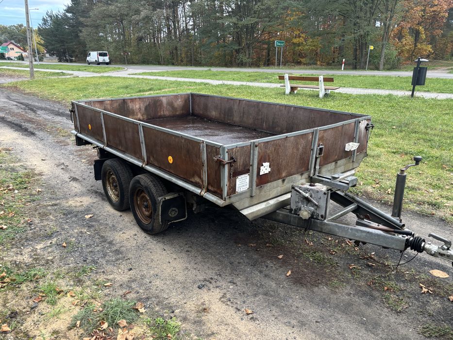 Przczepka wywrotka 3 trony kiper  do busa