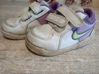 Buciki  firmy Nike 21