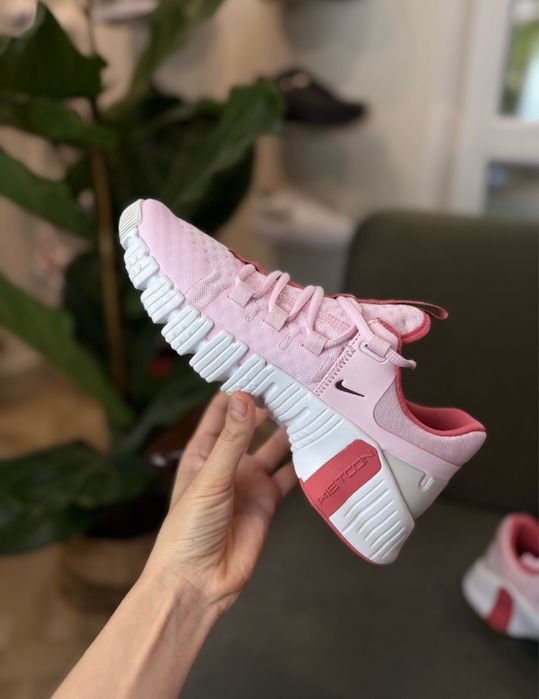 Кросівки жіночі Nike Free Metcon 5 Pink DV3950-603