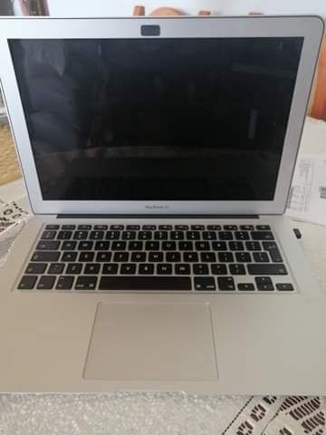 Apple MacBook i5 8GB 128ssd 13.3 osx 2020r