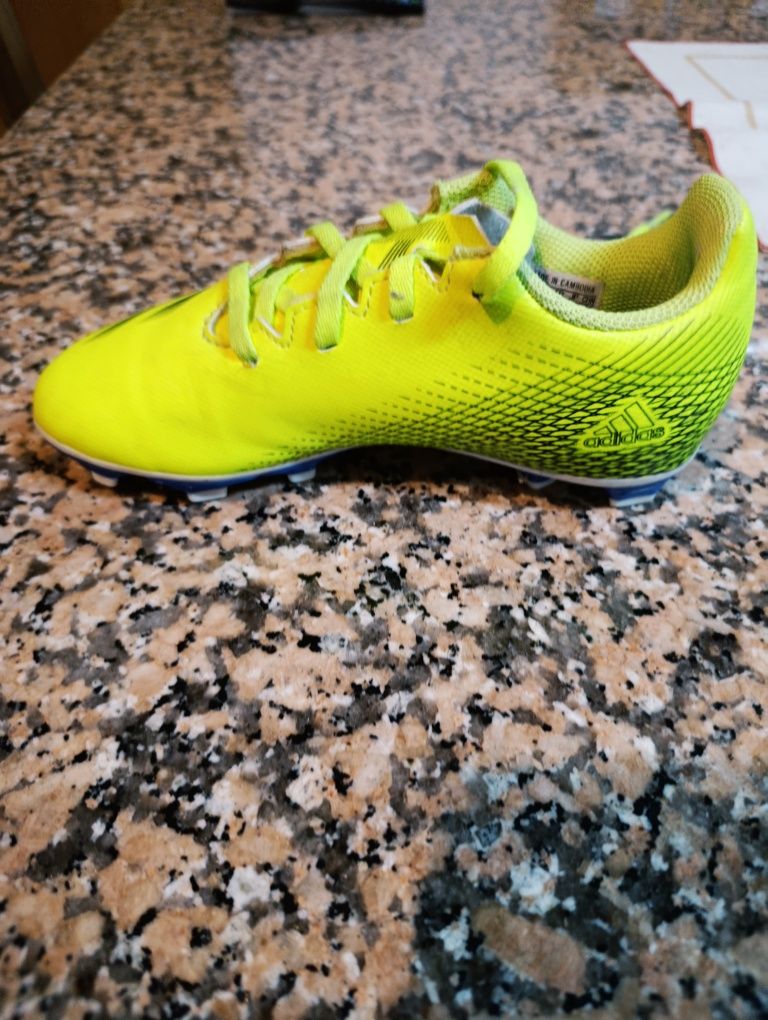Chuteiras criança número 32 adidas