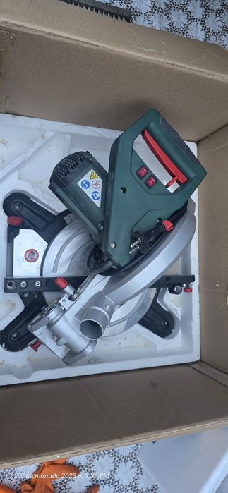 Торцювальна пилка Metabo KS 216 M Lasercut