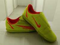 Sapatilhas futebol 31,5