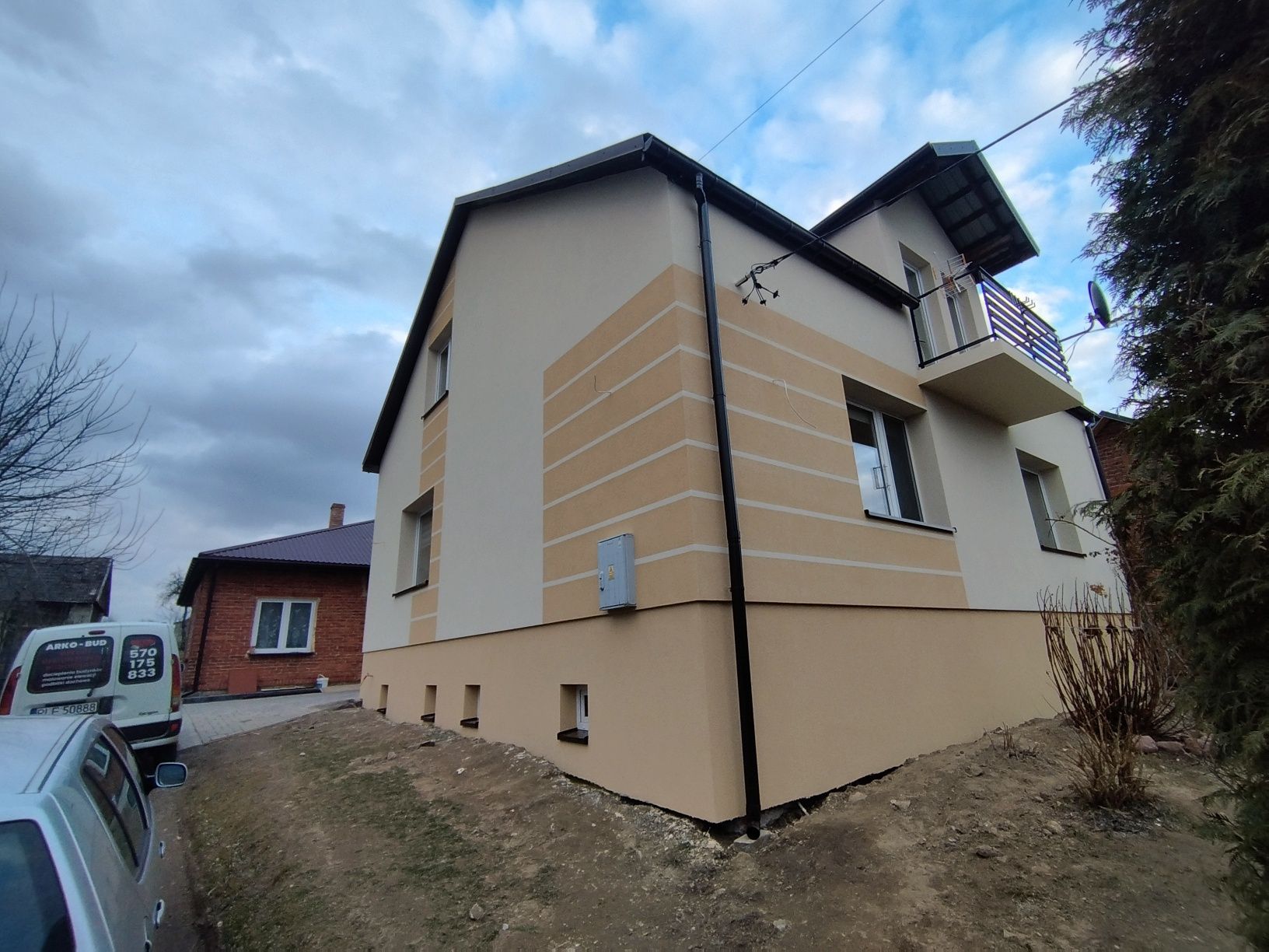 Docieplenia budynków, malowanie elewacji.