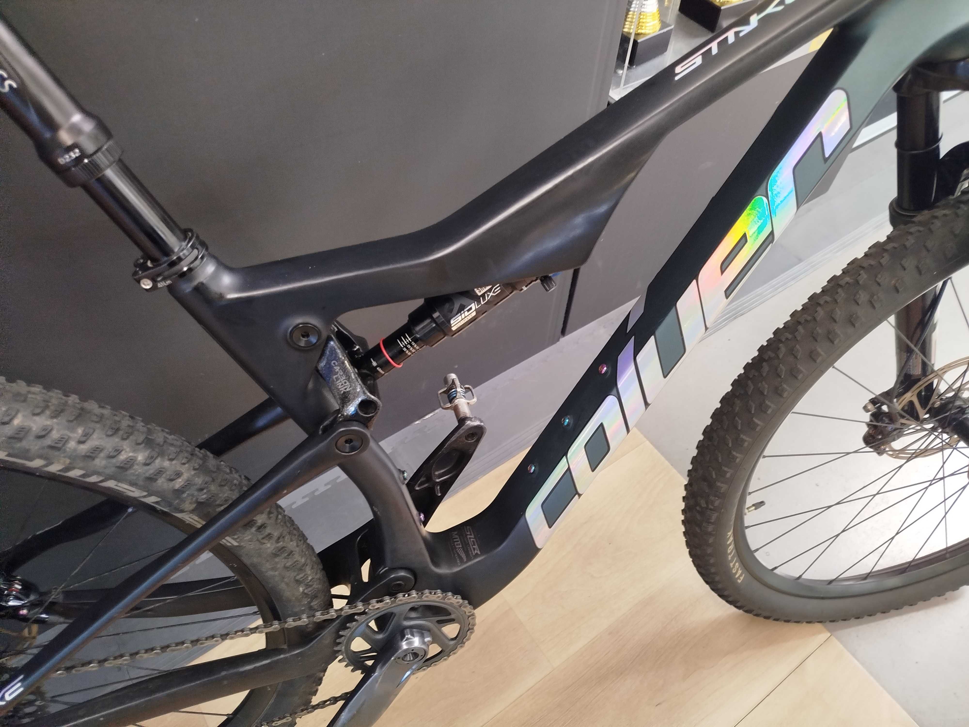 Coluer 6.8  GX AXS COMO NOVA