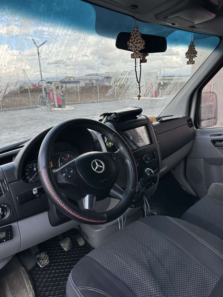 Mercedes-Benz sprinter 2013 року