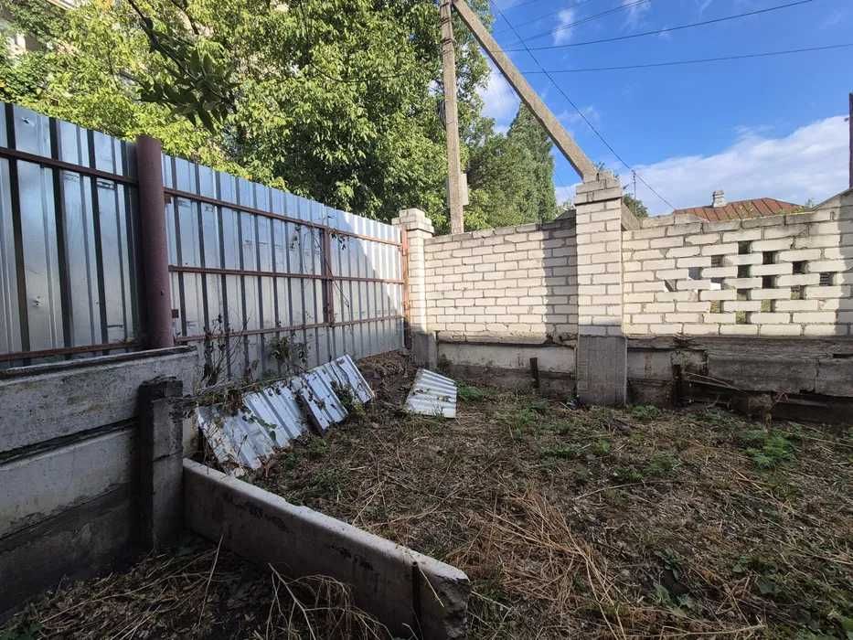 Продам половину будинку з власною землею р-н Громова (Черкаси-Газ)